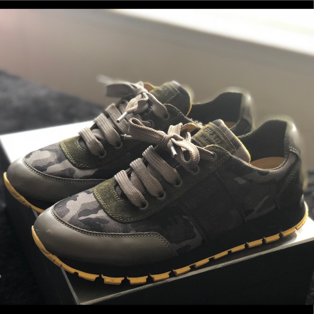 Prada tech camouflage sneakers, Fumo